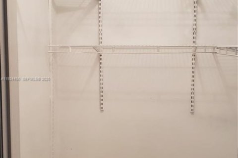 Copropriété à louer à Hallandale Beach, Floride: 2 chambres, 87.33 m2 № 1982760 - photo 11