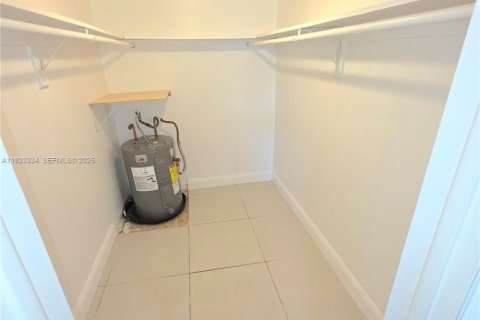 Copropriété à louer à Miami Gardens, Floride: 1 chambre, 67.82 m2 № 1977347 - photo 13