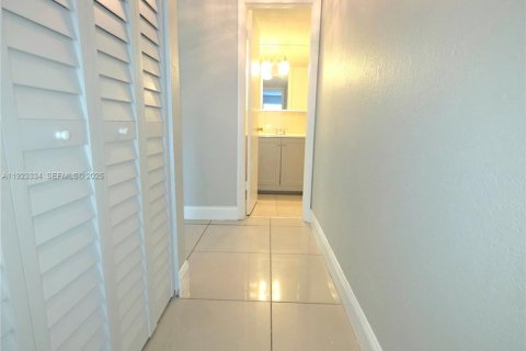 Copropriété à louer à Miami Gardens, Floride: 1 chambre, 67.82 m2 № 1977347 - photo 11