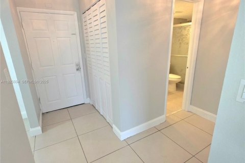 Copropriété à louer à Miami Gardens, Floride: 1 chambre, 67.82 m2 № 1977347 - photo 5