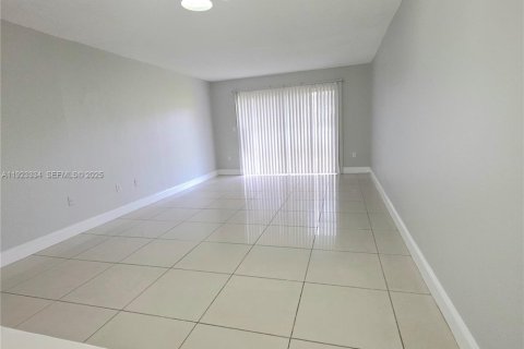 Copropriété à louer à Miami Gardens, Floride: 1 chambre, 67.82 m2 № 1977347 - photo 17