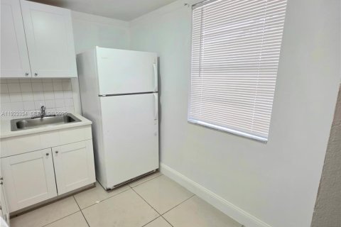 Copropriété à louer à Miami Gardens, Floride: 1 chambre, 67.82 m2 № 1977347 - photo 3