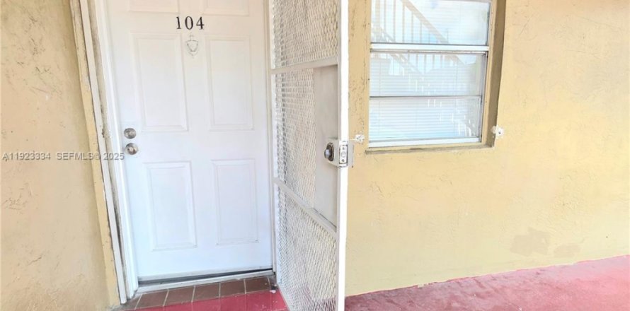 Condo à Miami Gardens, Floride, 1 chambre  № 1977347