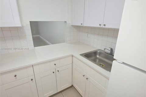 Copropriété à louer à Miami Gardens, Floride: 1 chambre, 67.82 m2 № 1977347 - photo 18