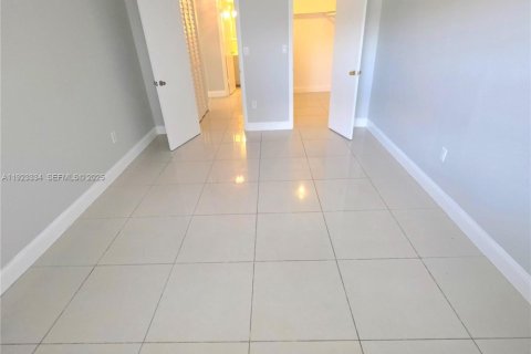 Copropriété à louer à Miami Gardens, Floride: 1 chambre, 67.82 m2 № 1977347 - photo 12