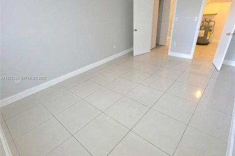 Copropriété à louer à Miami Gardens, Floride: 1 chambre, 67.82 m2 № 1977347 - photo 10