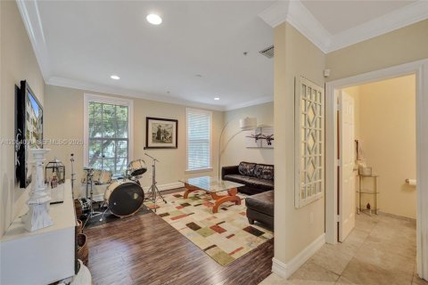 Townhouse in Wilton Manors, Florida 3 bedrooms, 200.3 sq.m. № 2189439 - photo 30