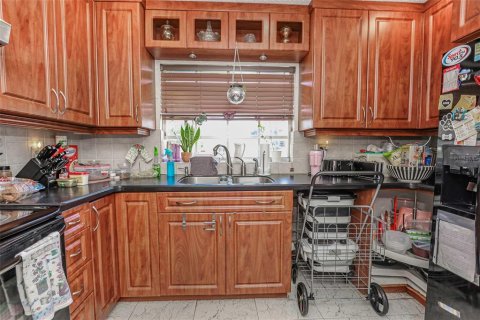 Villa ou maison à vendre à Seminole, Floride: 2 chambres, 98.94 m2 № 2149885 - photo 15