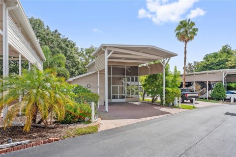 House in Davenport, Florida 2 bedrooms, 115.94 sq.m. № 1784329 - photo 1