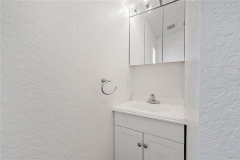 House in Davenport, Florida 2 bedrooms, 115.94 sq.m. № 1784329 - photo 17