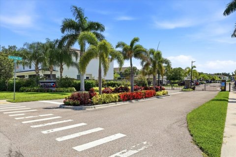 Townhouse in Sarasota, Florida 3 bedrooms, 159.42 sq.m. № 2207411 - photo 2