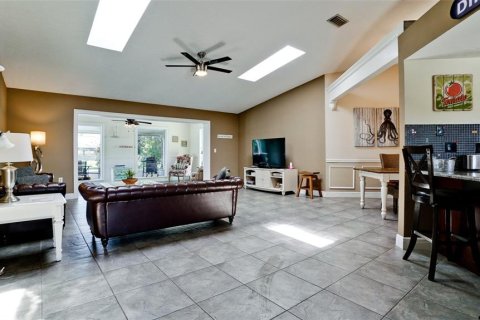 House in Bradenton, Florida 3 bedrooms, 180.79 sq.m. № 2232137 - photo 7