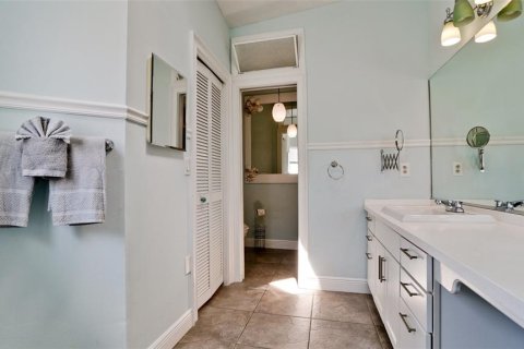 House in Bradenton, Florida 3 bedrooms, 180.79 sq.m. № 2232137 - photo 15
