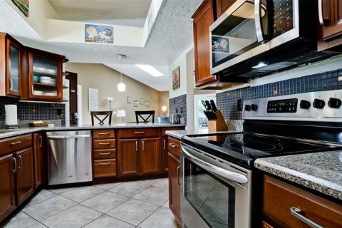 House in Bradenton, Florida 3 bedrooms, 180.79 sq.m. № 2232137 - photo 27