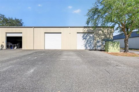 Commercial property in Leesburg, Florida № 2122440 - photo 8
