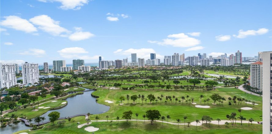 Condominio en Aventura, Florida, 2 dormitorios № 1896452
