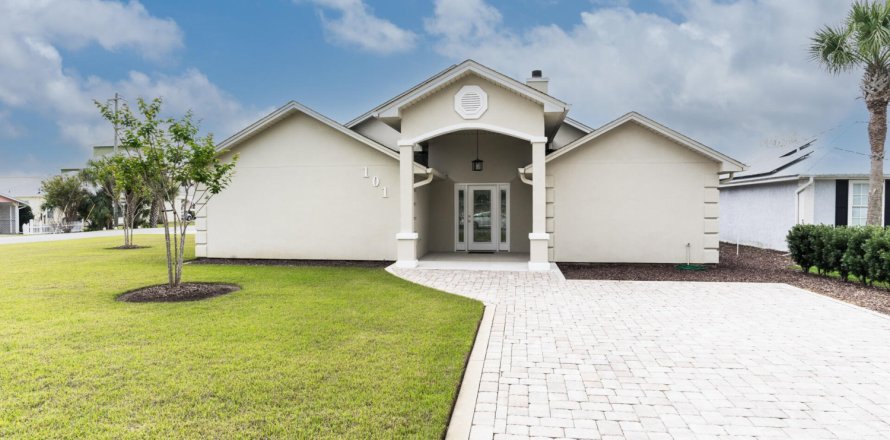 House in Panama City Beach, Florida 3 bedrooms, 175.03 sq.m. № 560286