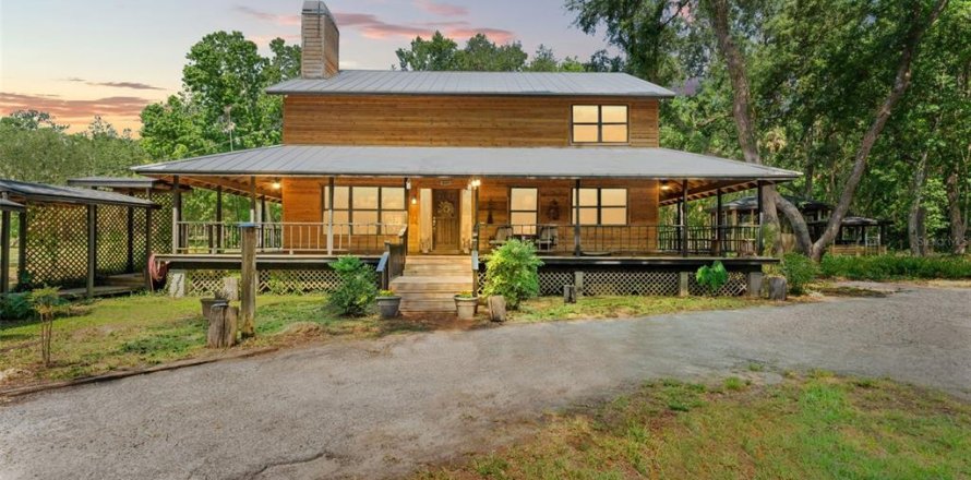 House in Brooksville, Florida 3 bedrooms, 185.34 sq.m. № 1797998