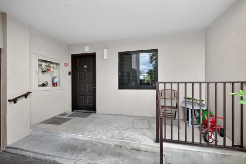 Copropriété à louer à Pompano Beach, Floride: 2 chambres, 129.97 m2 № 2190935 - photo 4