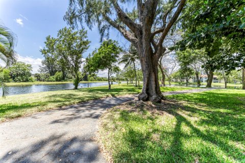 Copropriété à louer à Pompano Beach, Floride: 2 chambres, 129.97 m2 № 2190935 - photo 29