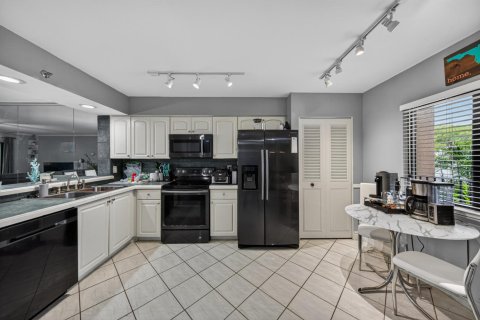 Copropriété à louer à Pompano Beach, Floride: 2 chambres, 129.97 m2 № 2190935 - photo 9