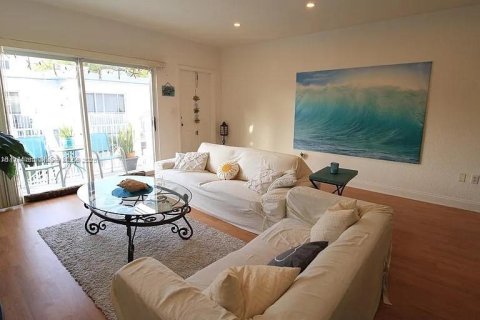 Copropriété à vendre à Bay Harbor Islands, Floride: 2 chambres, 101.45 m2 № 1713077 - photo 7