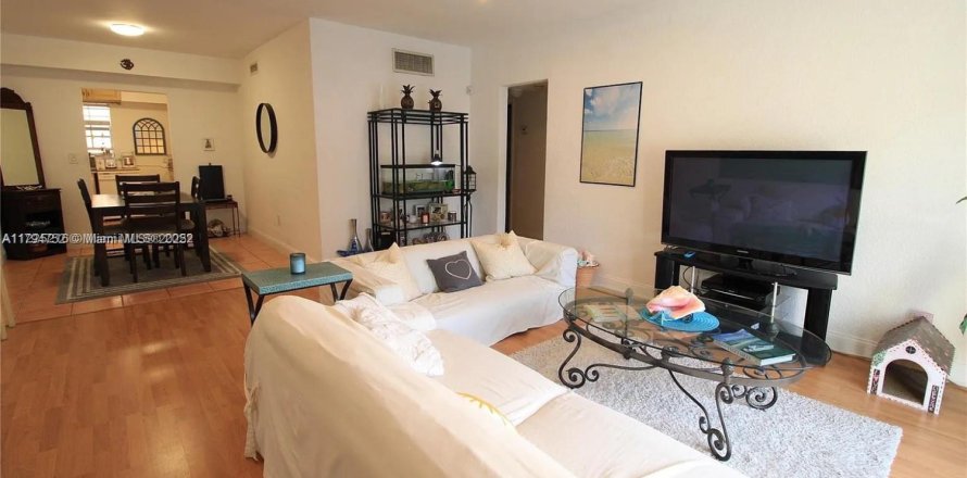 Condo à Bay Harbor Islands, Floride, 2 chambres  № 1713077