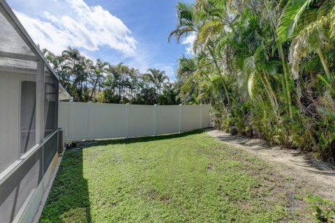 Propiedad comercial en alquiler en Boynton Beach, Florida, 2 dormitorios, 108.42 m2 № 954325 - foto 1