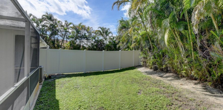 Propiedad comercial en Boynton Beach, Florida 2 dormitorios, 108.42 m2 № 954325