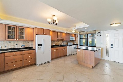 Condo in Juno Beach, Florida, 2 bedrooms  № 2086979 - photo 10