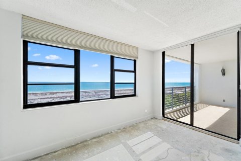 Condo in Juno Beach, Florida, 2 bedrooms  № 2086979 - photo 13