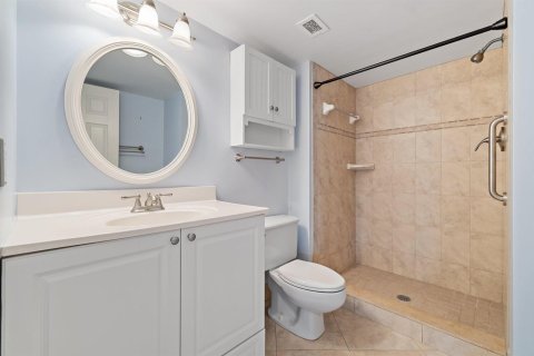 Condo in Juno Beach, Florida, 2 bedrooms  № 2086979 - photo 18
