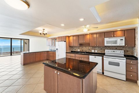 Condo in Juno Beach, Florida, 2 bedrooms  № 2086979 - photo 9