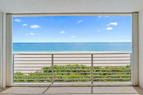 Condo in Juno Beach, Florida, 2 bedrooms  № 2086979 - photo 3