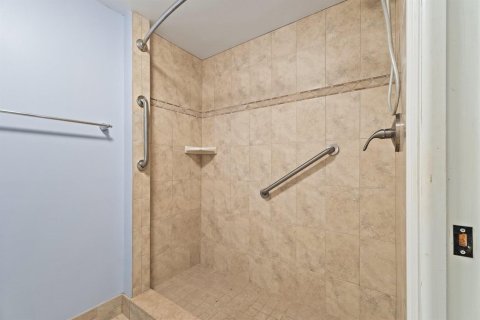 Condo in Juno Beach, Florida, 2 bedrooms  № 2086979 - photo 16