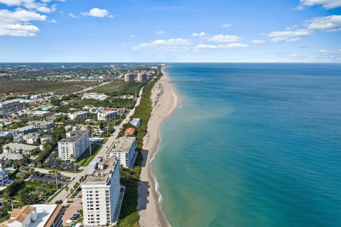 Condo in Juno Beach, Florida, 2 bedrooms  № 2086979 - photo 21