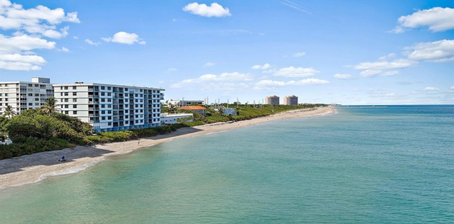 Condo in Juno Beach, Florida, 2 bedrooms  № 2086979