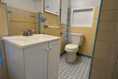 House in Miami, Florida 1 bedroom, 74.32 sq.m. № 2015703 - photo 5