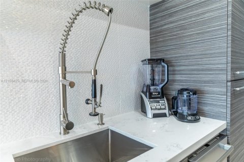 Copropriété à louer à Miami Beach, Floride: 63.36 m2 № 2423065 - photo 22