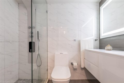 Copropriété à louer à Miami Beach, Floride: 63.36 m2 № 2423065 - photo 6