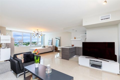 Studio à Condo à Miami Beach, Floride  № 2423065