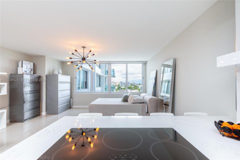 Copropriété à louer à Miami Beach, Floride: 63.36 m2 № 2423065 - photo 11