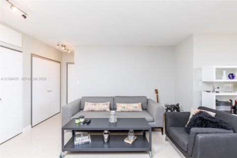 Copropriété à louer à Miami Beach, Floride: 63.36 m2 № 2423065 - photo 7