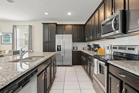 Touwnhouse à vendre à Kissimmee, Floride: 5 chambres, 213.12 m2 № 1626370 - photo 3