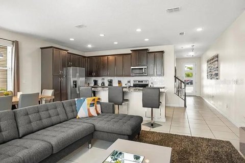 Touwnhouse à vendre à Kissimmee, Floride: 5 chambres, 213.12 m2 № 1626370 - photo 16