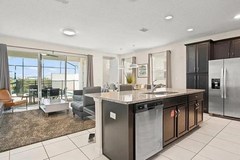 Touwnhouse à vendre à Kissimmee, Floride: 5 chambres, 213.12 m2 № 1626370 - photo 9
