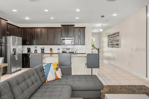 Touwnhouse à vendre à Kissimmee, Floride: 5 chambres, 213.12 m2 № 1626370 - photo 15