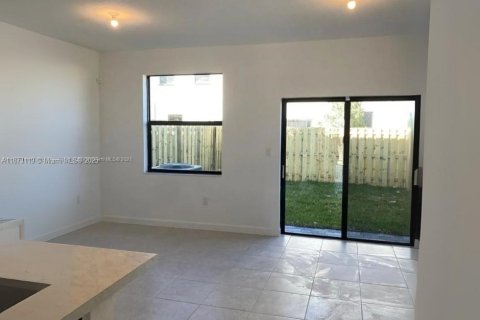 Touwnhouse à vendre à Homestead, Floride: 3 chambres, 129.41 m2 № 1928966 - photo 2