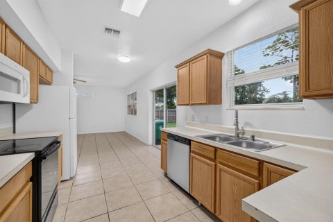 Casa en venta en Port St. Lucie, Florida, 4 dormitorios, 200.85 m2 № 2424506 - foto 13