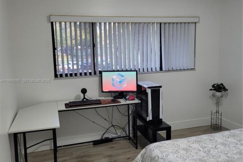 Condominio en venta en Tamarac, Florida, 2 dormitorios, 77.11 m2 № 1988446 - foto 18